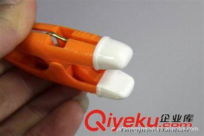 廠家直銷(xiāo)熱銷(xiāo)PP塑料雙色衣夾20莊夾子S181 品質(zhì)與實(shí)惠之選